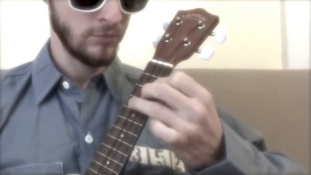 "Call Me Maybe" (CARLY RAE JEPSEN UKULELE COVER) смотреть онлайн