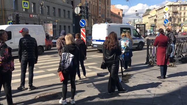 Закрыт вестибюль станции метро Достоевская(27.05.2022) смотреть онлайн