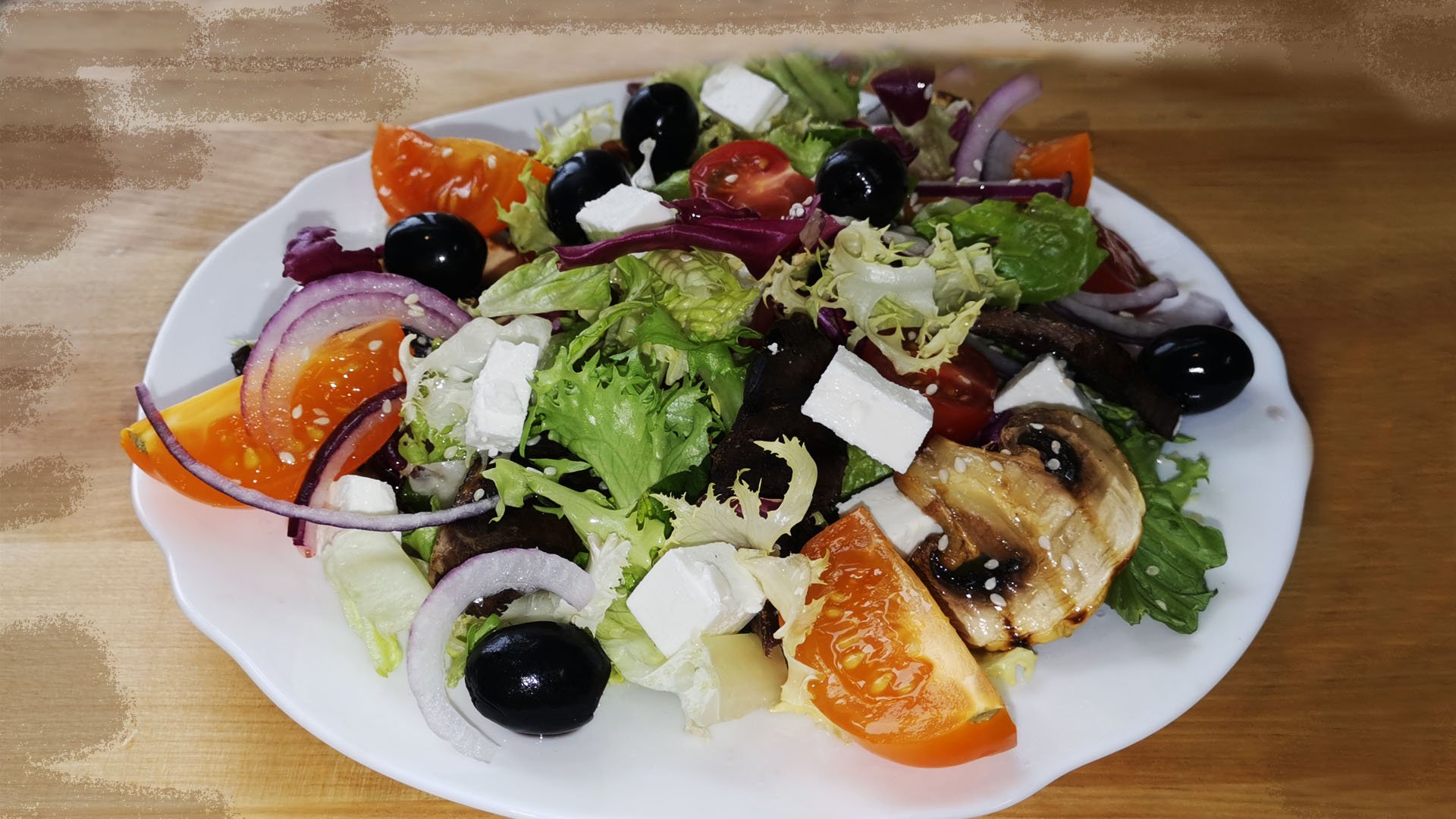 Теплый салат из говяжьего сердца с овощами и сыром смотреть онлайн