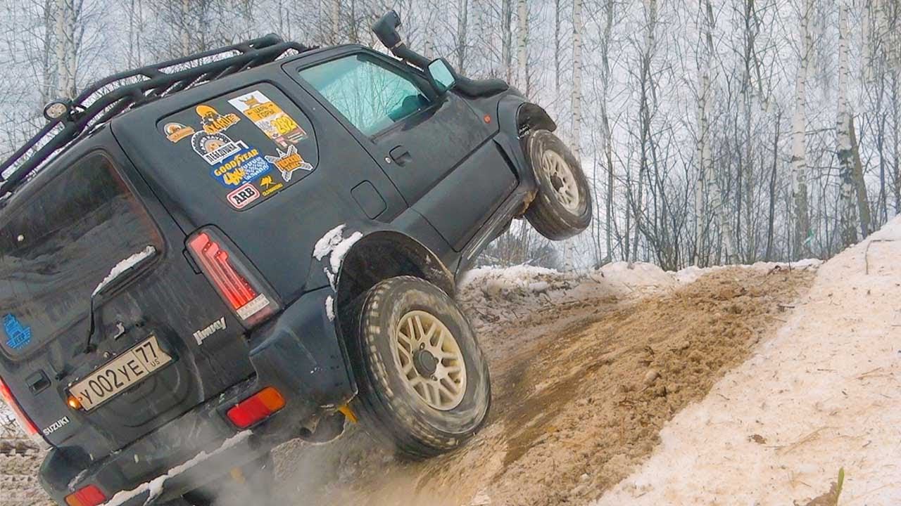 Слабонервным не смотреть! Блондинка за рулём удивила мужиков на бездорожье смотреть онлайн