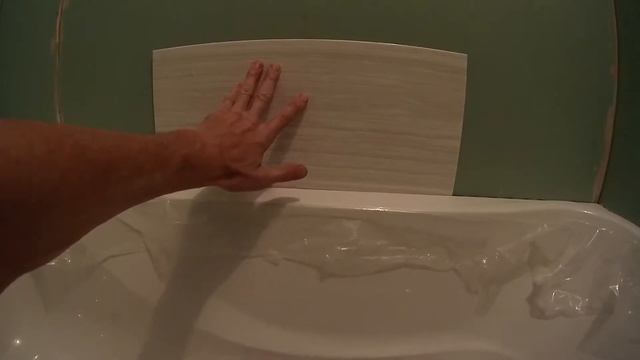 Установка ванны в маленькой ванной комнате смотреть онлайн