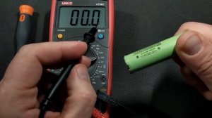 Как пользоваться мультиметром #1 , измерение постоянного и переменного напряжения.