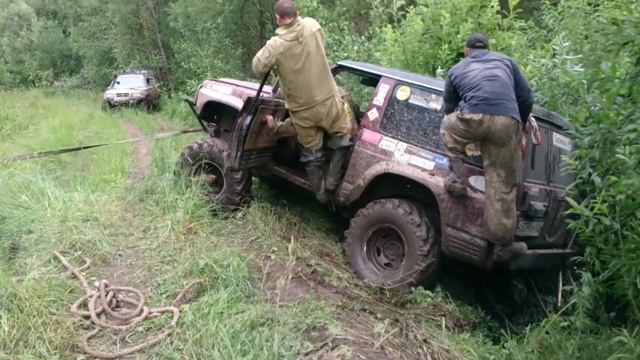 БЕЗДОРОЖЬЕ И 999 смотреть онлайн