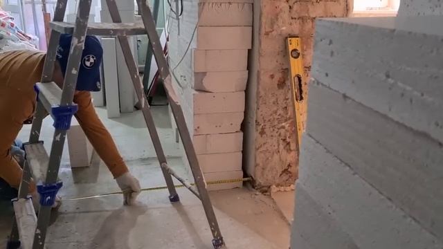 Ейск?Ремонт в квартире Тани. Стены из газоблоков на кухне и в ванной... смотреть онлайн