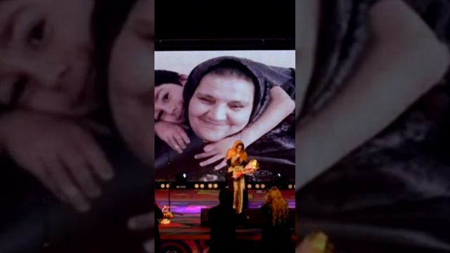 Поет ЗАРД Умайра Шахбанова из села Кунки смотреть онлайн