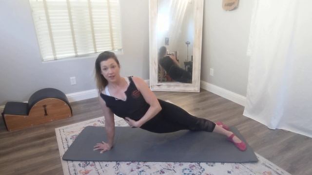 Pilates side bend, day 26 March Matness 2021 смотреть онлайн