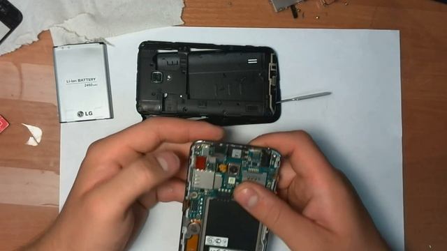 Ремонт телефона LG P715. Не работает динамик разговора. смотреть онлайн