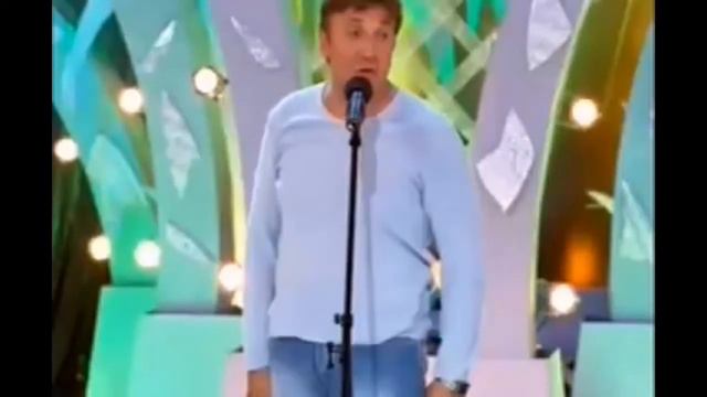 Люди есть разные)) Но..точно есть везущие.. И едущие... смотреть онлайн