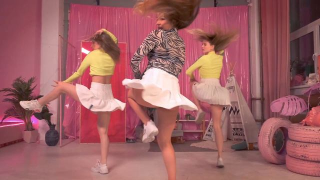 Ashnikko — Deal With It Feat. Kelis | Dance Video смотреть онлайн
