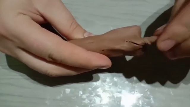 лепим хамелиона и кузнечика из полимерного пластилина смотреть онлайн