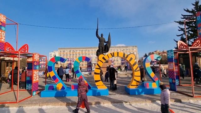 Новогодняя площадь 2022 года в Уссурийске. обзор. #блогвладивосток смотреть онлайн