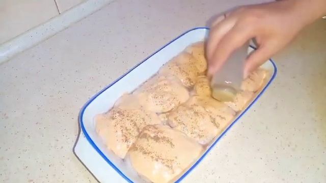 Рулетики из куриной кожи?Рецепт просто бомба.Необычно и вкусно? смотреть онлайн