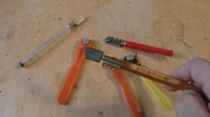 Разные стеклорезы для резки стекла