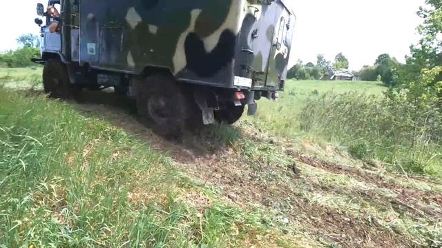 Что делать если застряли 2 КрАЗа? Монстры из СССР в деле!!! Monsters from the USSR are in action!!! смотреть онлайн
