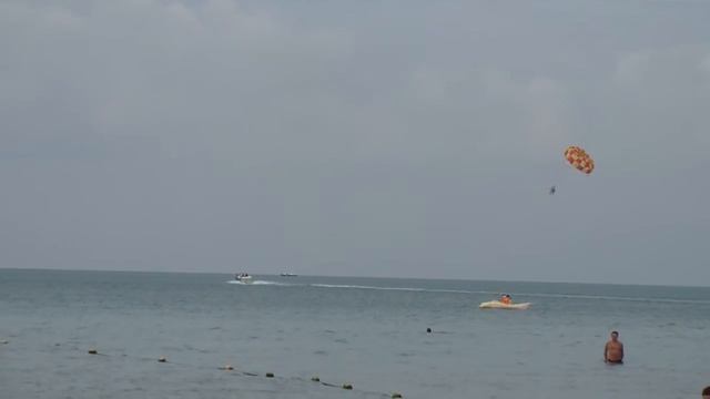Полет на парашюте над морем. Анапа смотреть онлайн