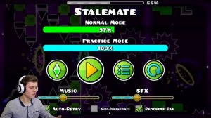 НУБ против ПРО в GEOMETRY DASH!