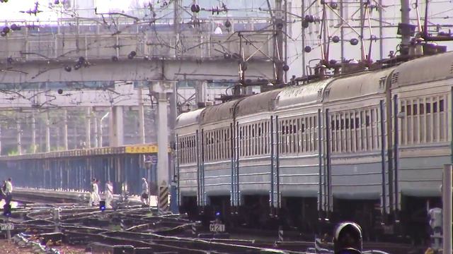 ЭР1-199/209. Прибытие на станцию 