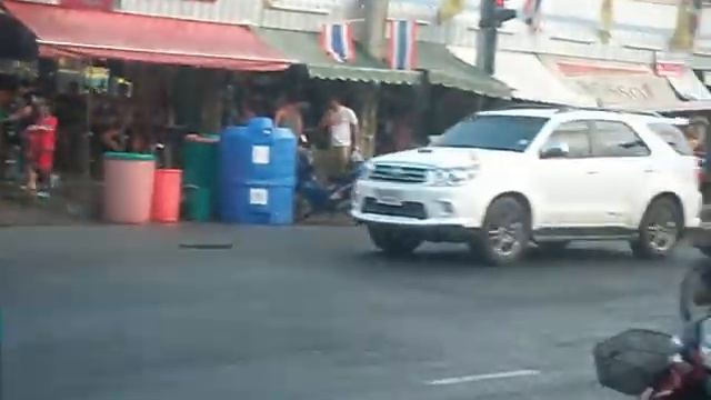 Празднование нового года в Тайланде смотреть онлайн