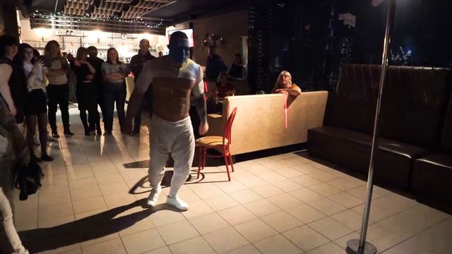 кафе "Азия Плюс". Мужская стрип-пластика. Cafe "Asia Plus". Male strip plastic. смотреть онлайн