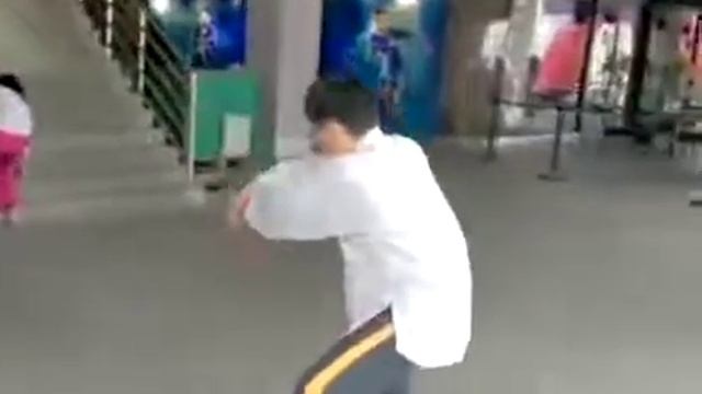 Исполнение фрагментов Тайцзи стиля Змеи учеником Мастера Ченя - Продолжение фрагмента. смотреть онлайн