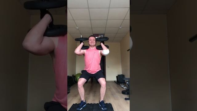15.04.20 тренировка 58/2 присед с гантелями на плечах смотреть онлайн