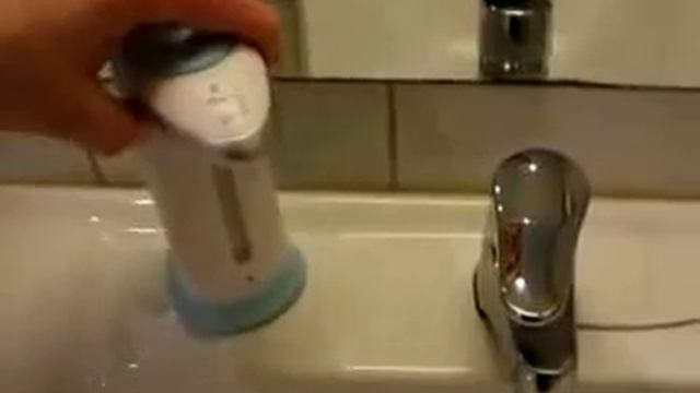 Автоматический домашний дозатор жидкого мыла смотреть онлайн