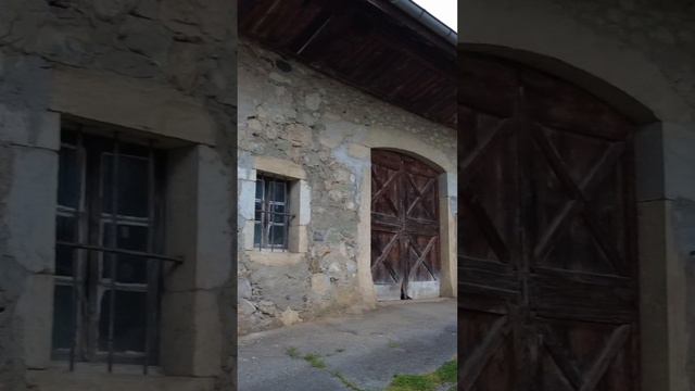 Каменные дома НЕ как в России смотреть онлайн