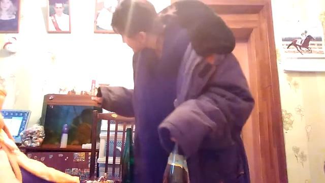 Старики встречают Новый год смотреть онлайн