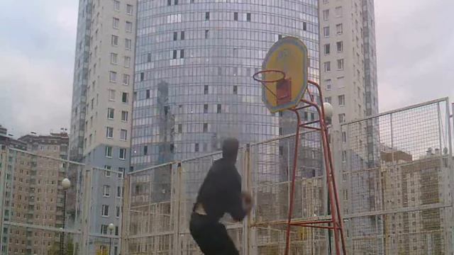 Немного прыжков на низкие кольца(наработка координации и техники) смотреть онлайн