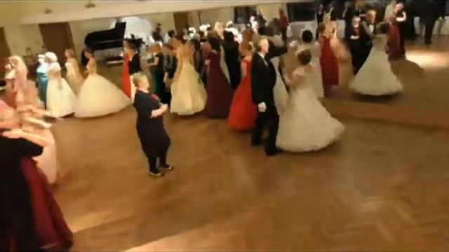 ВАЛЬС С ЦВЕТКОМ смотреть онлайн