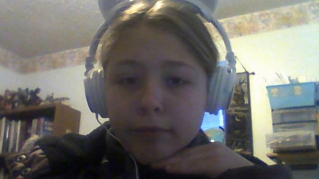 Showing my cat ear headphones смотреть онлайн