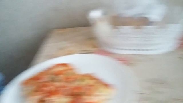 Мама приготовила пиццу. смотреть онлайн