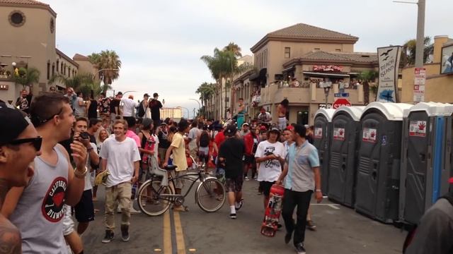 Huntington Beach riot on Main St, 7/28/2013 смотреть онлайн