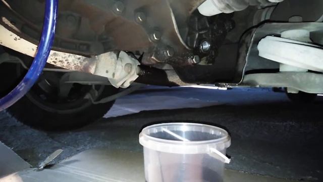 Замена масла в МКПП, Пежо 260 , двигатель 1,4 смотреть онлайн