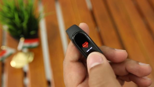 Xiaomi Mi Band 4 Unboxing and First Look - Best Budget Fitness Band??? смотреть онлайн