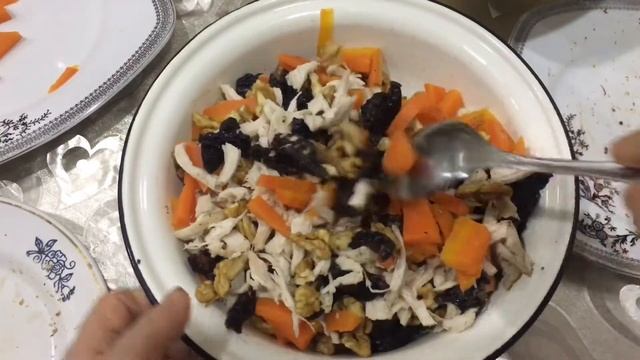 Салат Чёрно-Сливом и Грецкими и Орехами ??Азербайджан ?????? смотреть онлайн