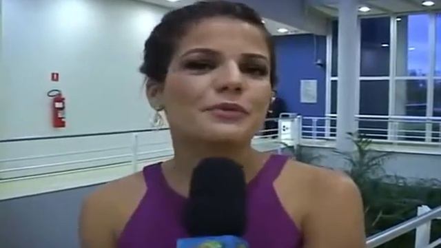 Bailarinas do Faustão fazem perguntas a Nivea Stelmann.avi смотреть онлайн