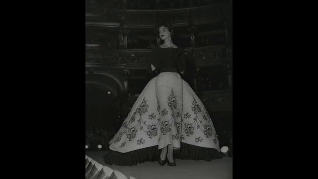 JOAN_Paris Haute Couture - Italia Alta Moda_1952-1967 смотреть онлайн