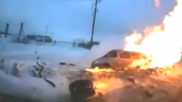 Машина в огне после аварии смотреть онлайн