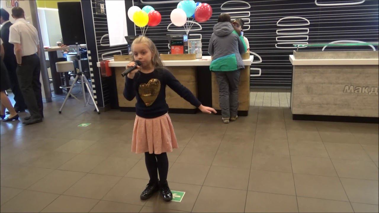 Ученики Елены Сокольской приняли участие в благотворительном концерте в Макдоналдс смотреть онлайн