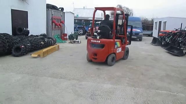 Японский вилочный погрузчик NISSAN J01A15 смотреть онлайн