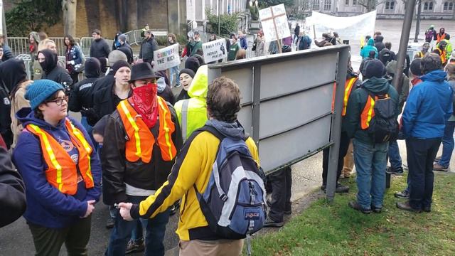 Infowars Army at Joey Gibson and the Three Percent of Washington at UW смотреть онлайн