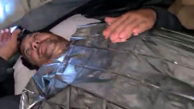 As jou kamp matras nie voldoende is nie en jy moet jou slaapsak ook daaronder kry vir padding. смотреть онлайн