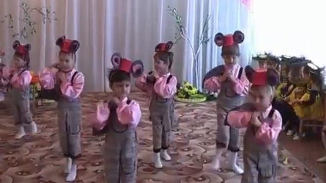 танец Мышат(средняя группа) смотреть онлайн