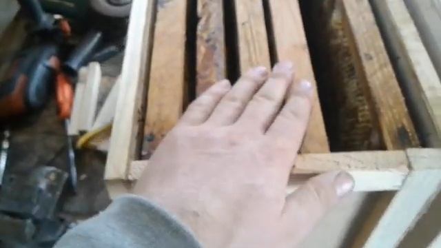 Ловушки для бджіл, готові до відправки підписнику смотреть онлайн