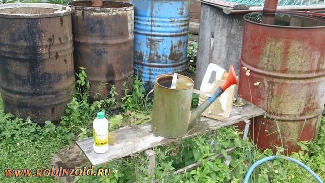 Как от грядки отрезать сорняк и залить его микробом для перепревания корней. смотреть онлайн