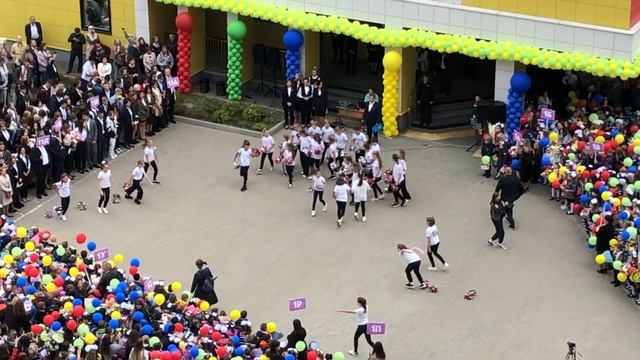 Линейка 1 сентября 2022, Школа 2048 смотреть онлайн