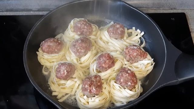 Спагетти фетучини с фрикадельками и с грибами!!! смотреть онлайн