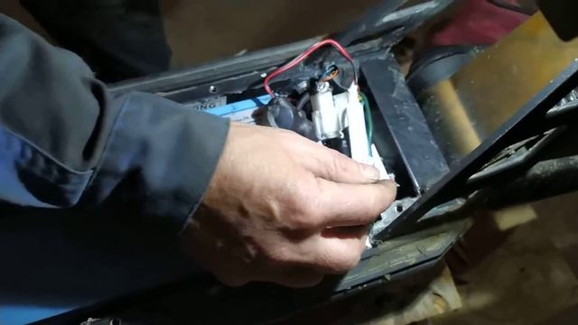 Разборка kugoo g2 pro ч 4 попытка снять аккумулятор смотреть онлайн