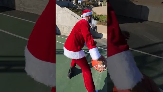 Santa slays. Make sure you get your Level 40 reward. смотреть онлайн